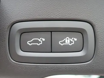 VOLVO XC60 Ultra Dark T8 AWD Plug-in Pano FourC B&W