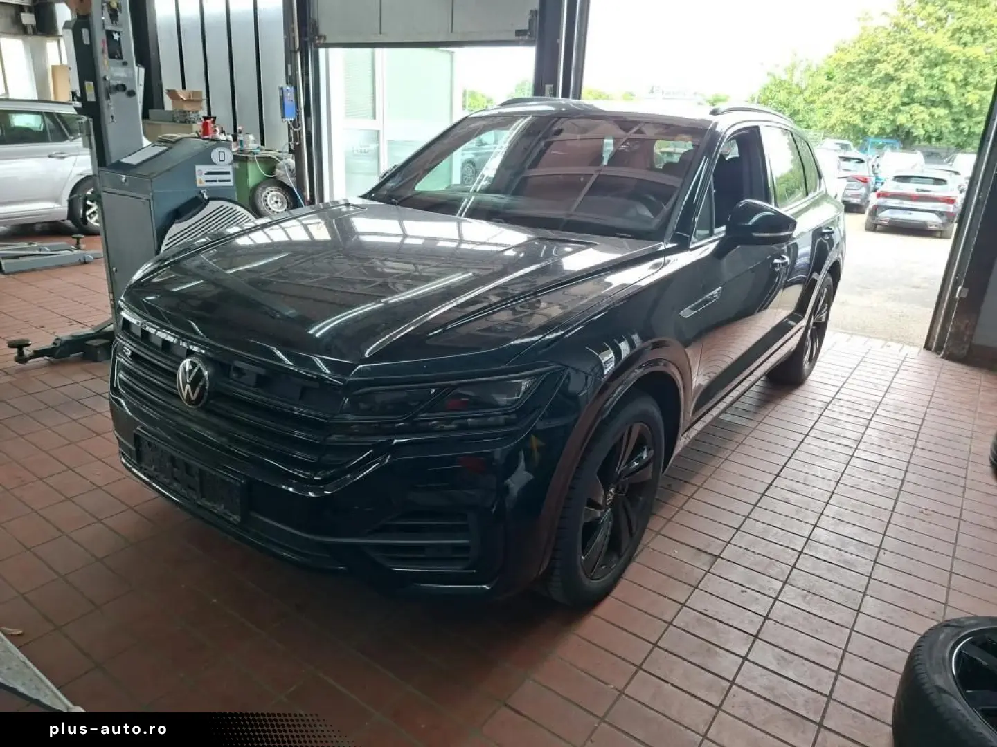 VW TOUAREG R ALL-BLACK 21Z. ACC HuD PANO AHK 360