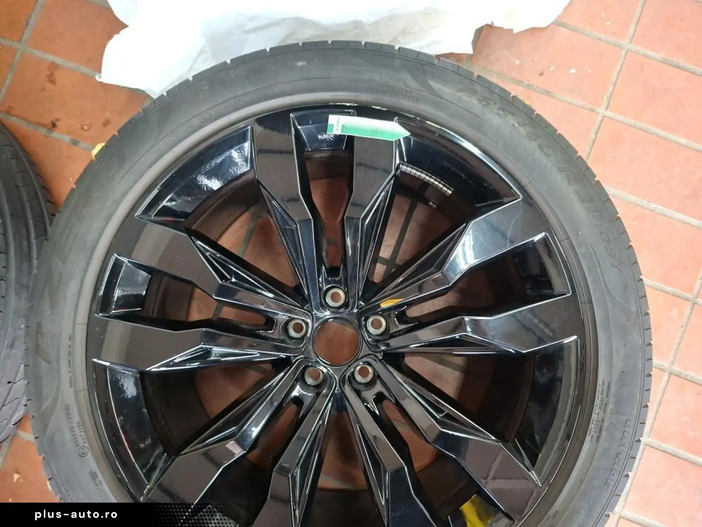 VW TOUAREG R ALL-BLACK 21Z. ACC HuD PANO AHK 360