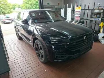 VW TOUAREG R ALL-BLACK 21Z. ACC HuD PANO AHK 360