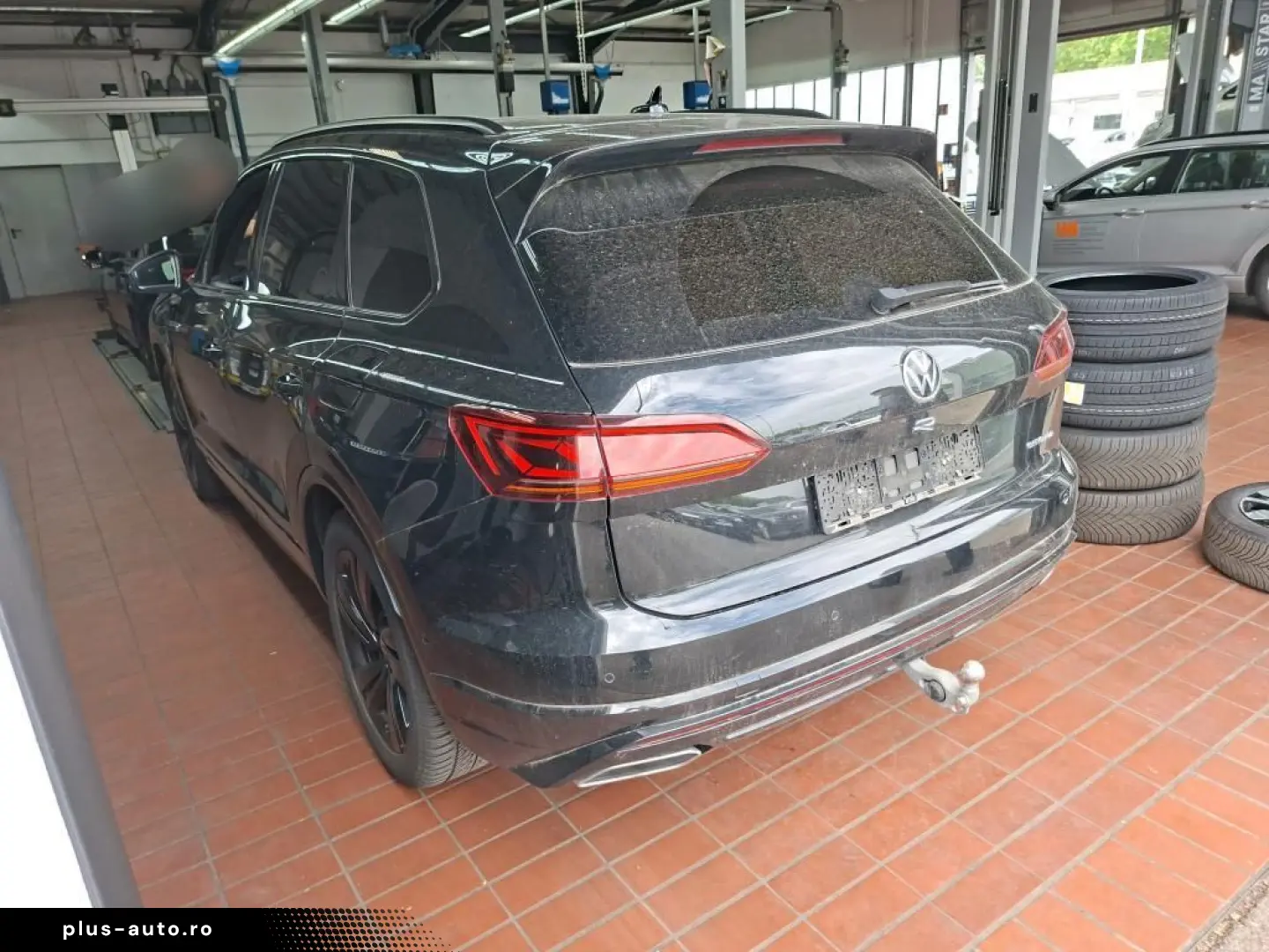 VW TOUAREG R ALL-BLACK 21Z. ACC HuD PANO AHK 360