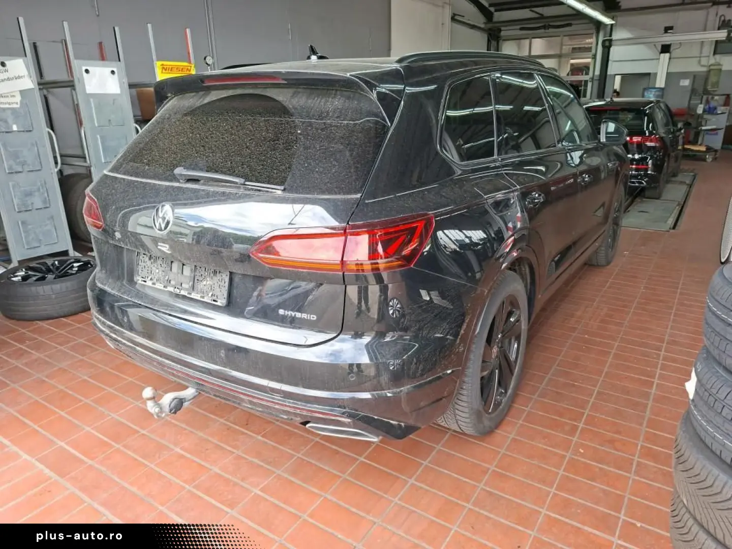 VW TOUAREG R ALL-BLACK 21Z. ACC HuD PANO AHK 360