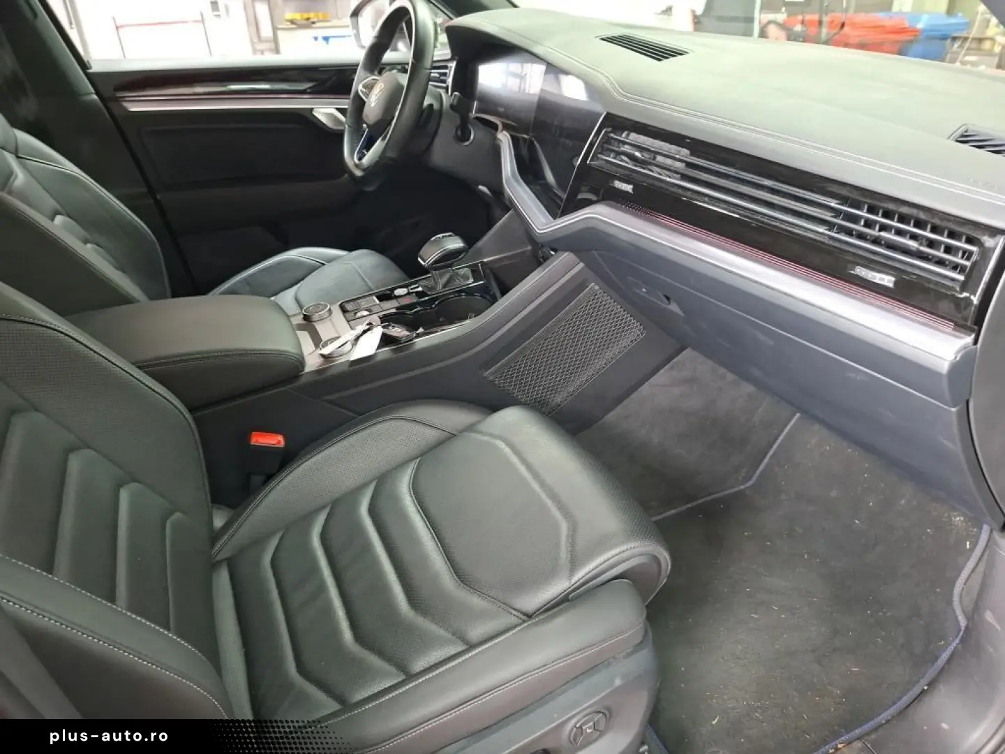 VW TOUAREG R ALL-BLACK 21Z. ACC HuD PANO AHK 360
