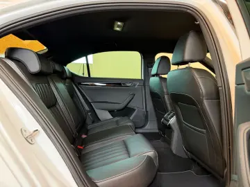 SKODA Superb 2.0TDI L&K MATRIX AHK CANTO MEMOR SZ LEKR