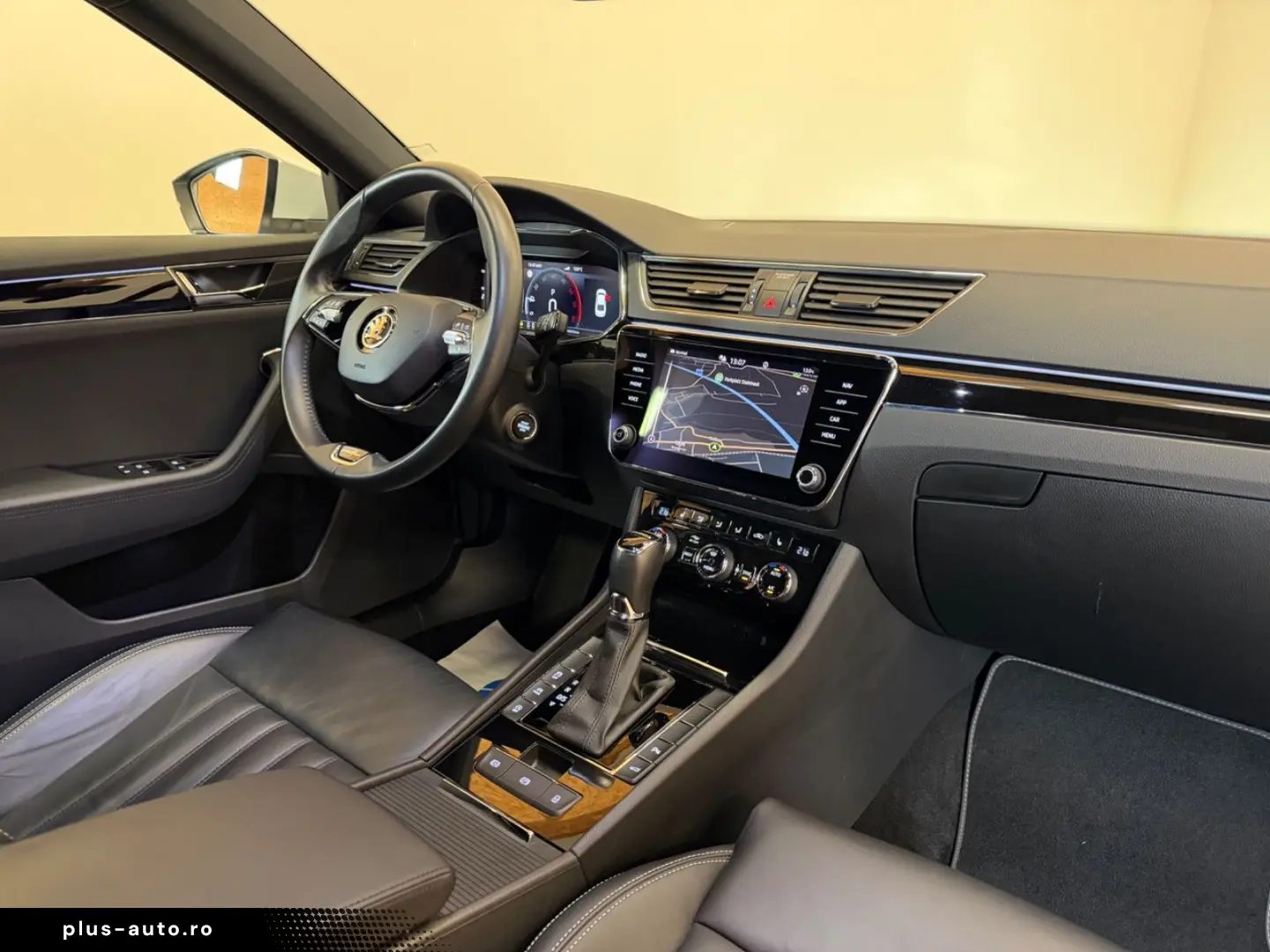 SKODA Superb 2.0TDI L&K MATRIX AHK CANTO MEMOR SZ LEKR