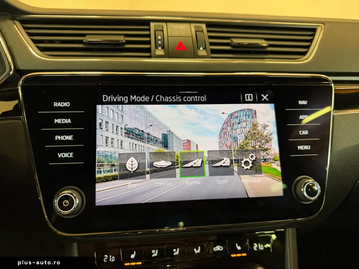 SKODA Superb 2.0TDI L&K MATRIX AHK CANTO MEMOR SZ LEKR
