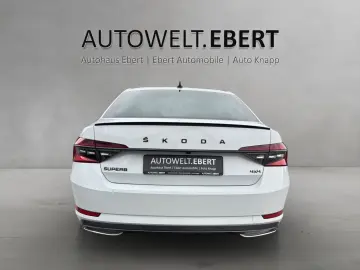 SKODA Superb 2.0 TDI Sportline 4x4 AHK KAMERA ACC STHZ
