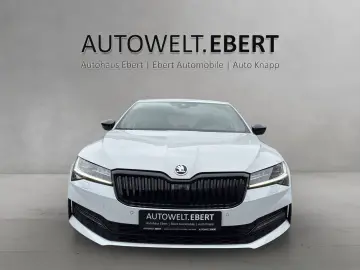 SKODA Superb 2.0 TDI Sportline 4x4 AHK KAMERA ACC STHZ