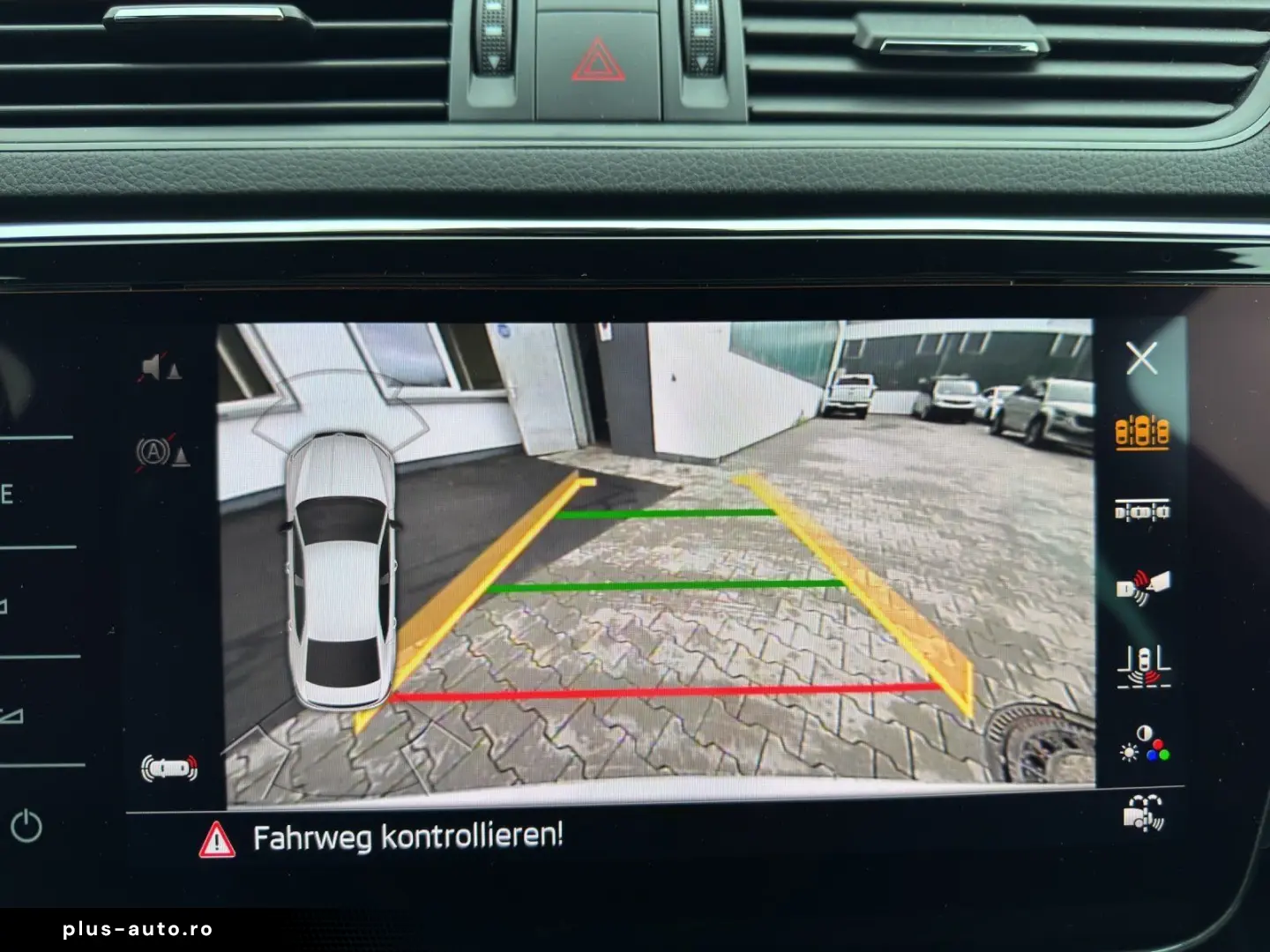 SKODA Superb 2.0 TDI Sportline 4x4 AHK KAMERA ACC STHZ