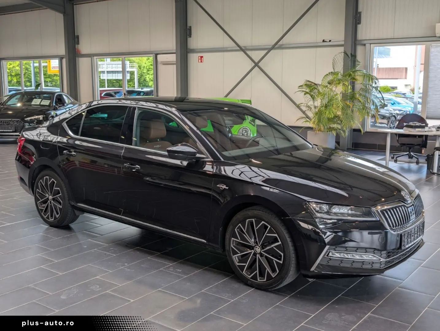 SKODA Superb 2.0 TDI DSG L&K 1.Hand