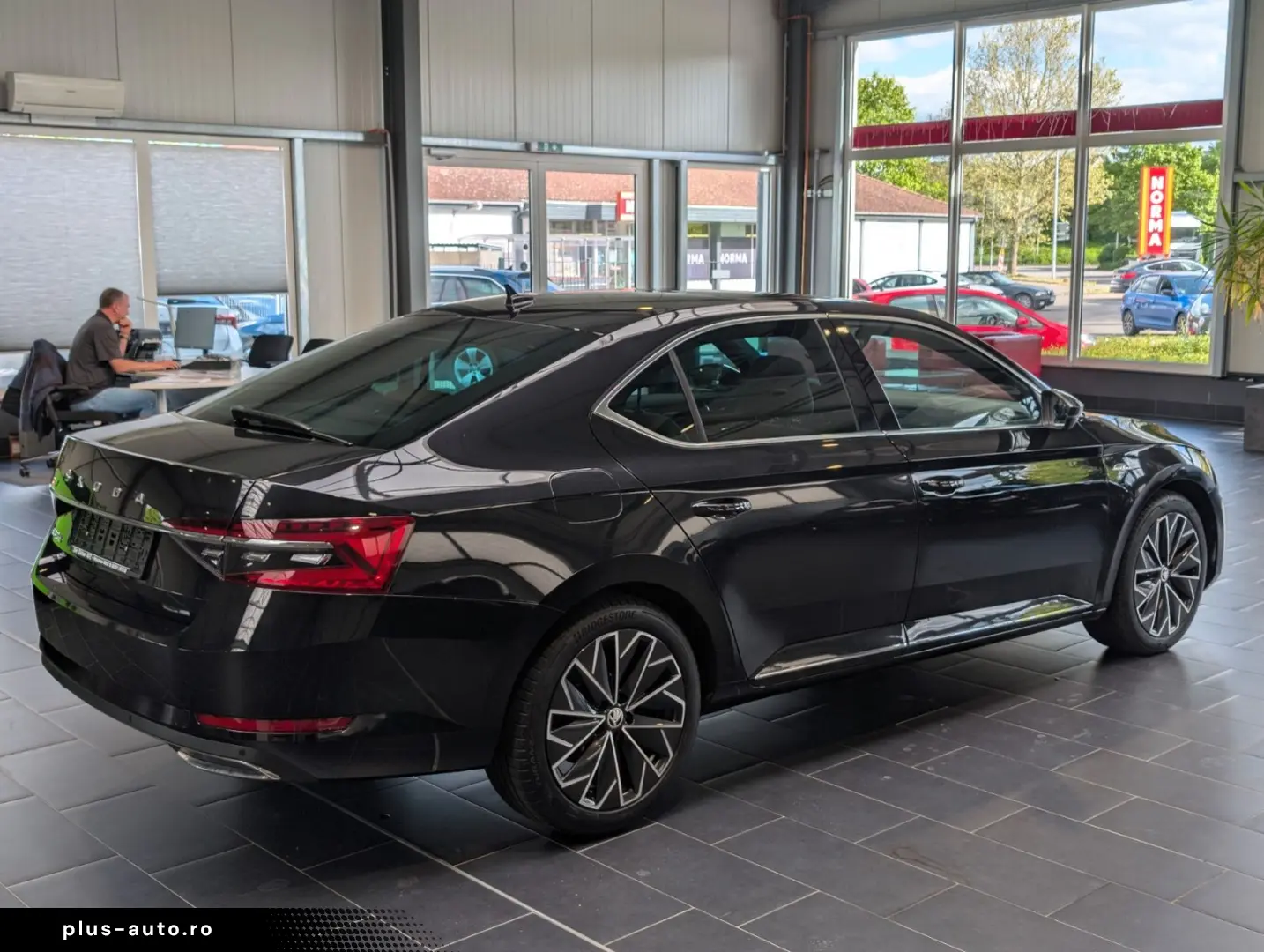 SKODA Superb 2.0 TDI DSG L&K 1.Hand