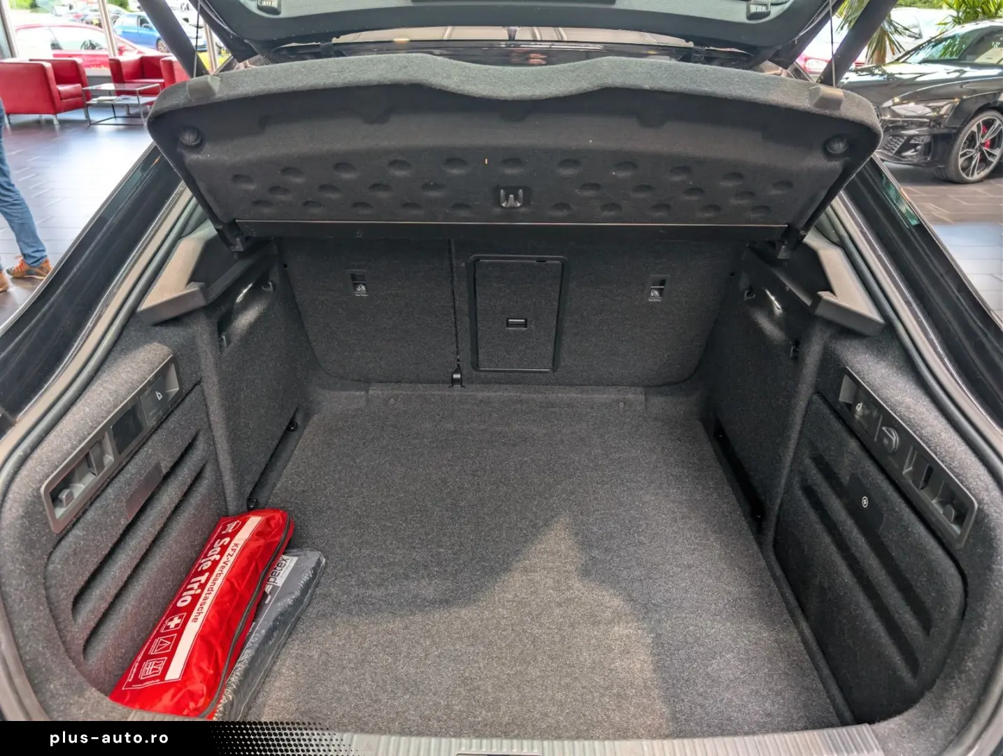SKODA Superb 2.0 TDI DSG L&K 1.Hand