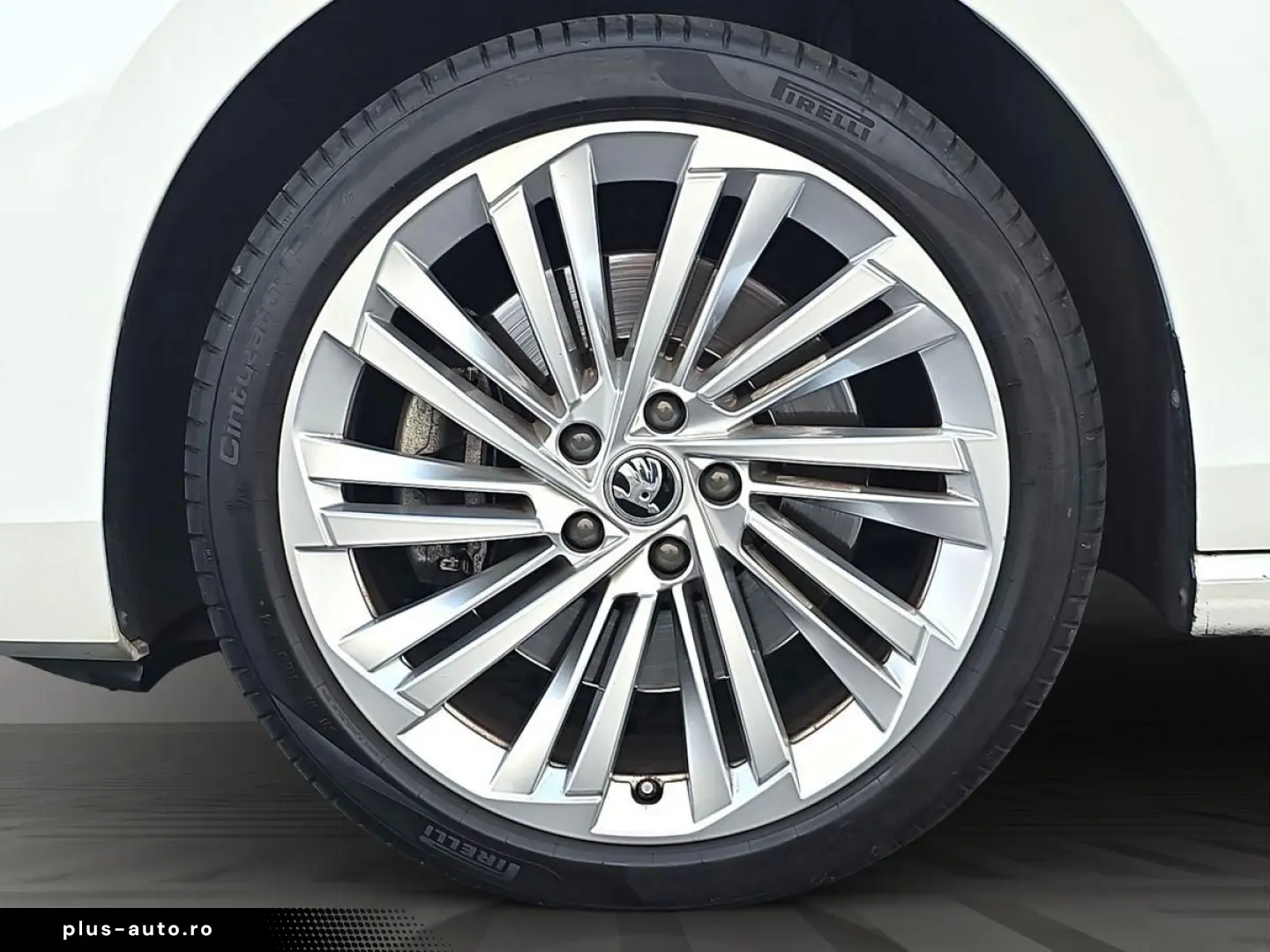SKODA Superb TDI 4x4 L&K CANTON LEDER AHK SITZBLF 360