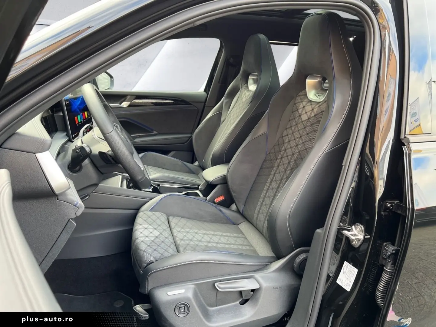 VW Tayron 2.0 TDI R-Line 4x4 DSG HUD PANO AHK 7-SEATS