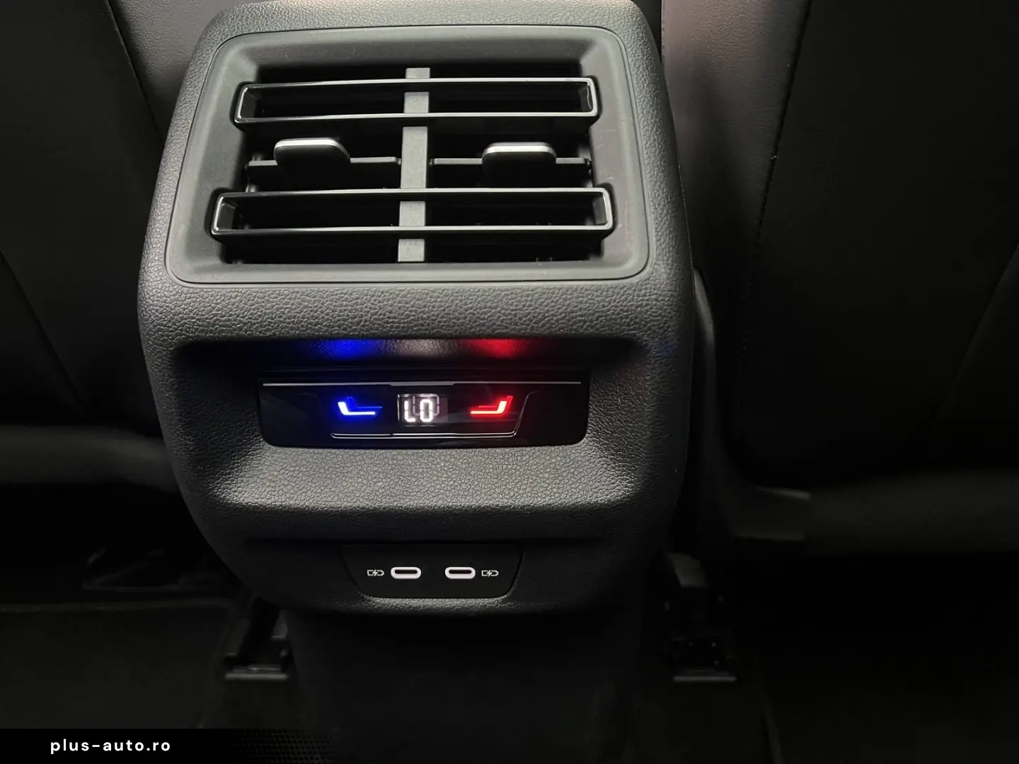 VW Tayron 2.0 TDI R-Line 4x4 DSG HUD PANO AHK 7-SEATS