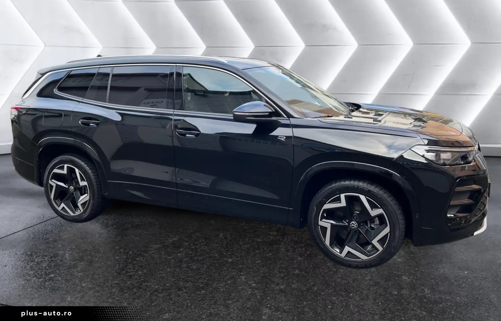 VW Tayron 2.0 TDI R-Line 4x4 DSG HUD PANO AHK 7-SEATS