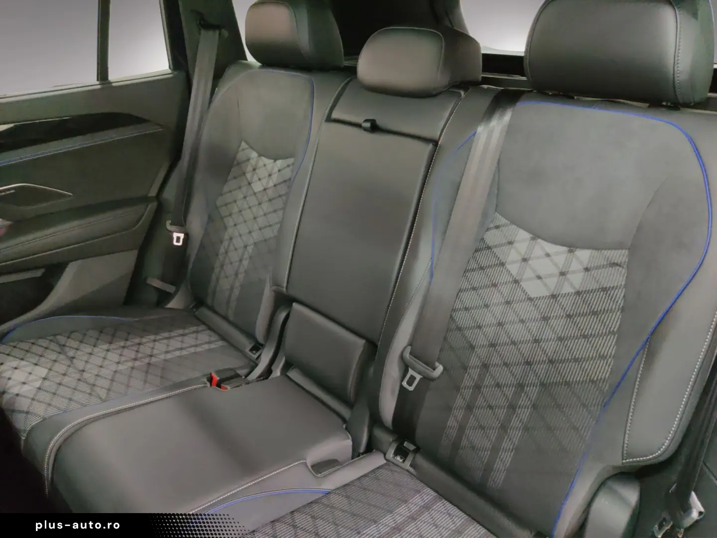 VW Tayron R-Line 2.0 TDI 4Motion AHK Matrix Pano Navi