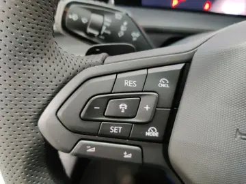 VW Tayron R-Line 2.0 TDI 4Motion AHK Matrix Pano Navi