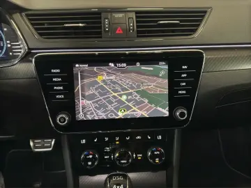 SKODA Superb 2.0 TSI 4x4 DSG Sportline