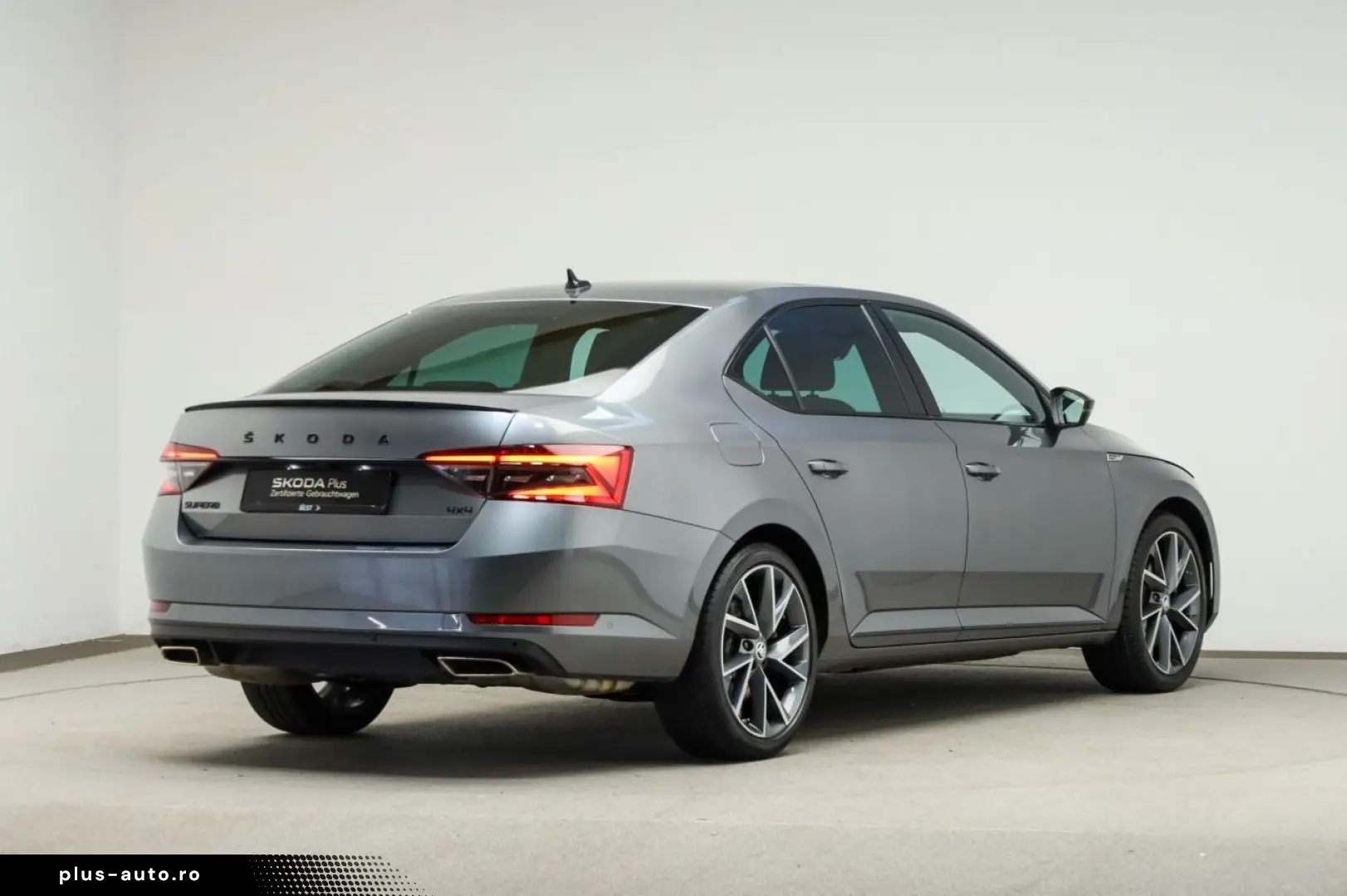SKODA Superb 2.0 TSI DSG 4x4 Sportline NAVI PANO STHZ