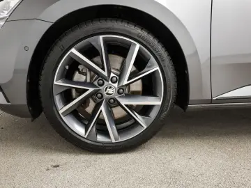 SKODA Superb 2.0 TSI DSG 4x4 Sportline NAVI PANO STHZ