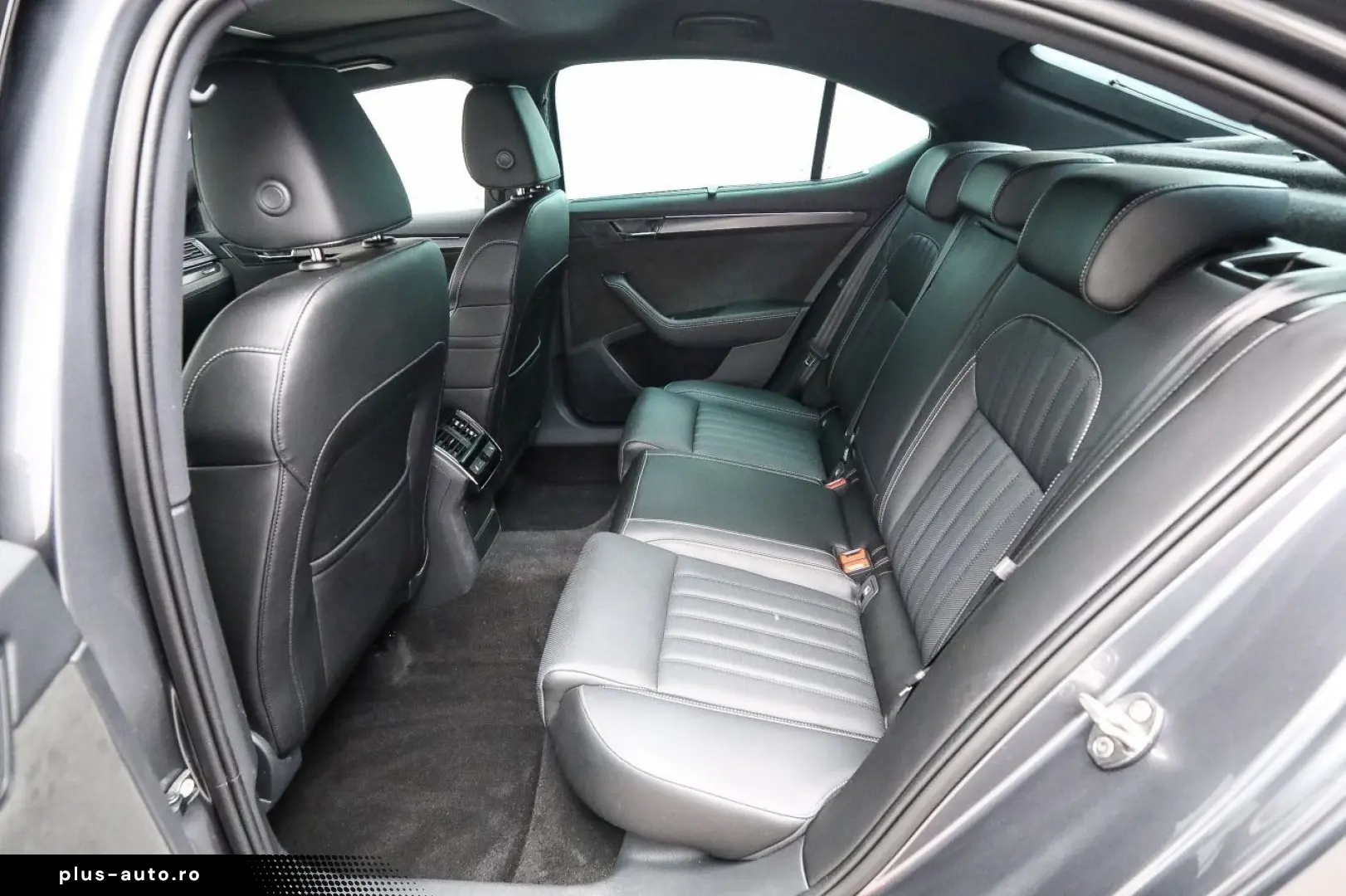 SKODA Superb 2.0 TSI DSG 4x4 Sportline NAVI PANO STHZ