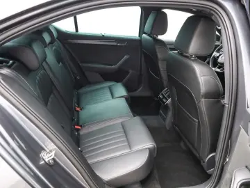SKODA Superb 2.0 TSI DSG 4x4 Sportline NAVI PANO STHZ