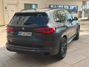 BMW X5 xDrive 30 d M Black VERMILION Edition