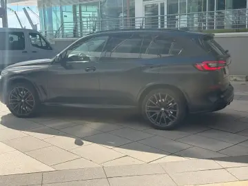 BMW X5 xDrive 30 d M Black VERMILION Edition