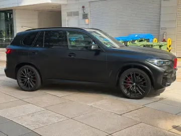 BMW X5 xDrive 30 d M Black VERMILION Edition