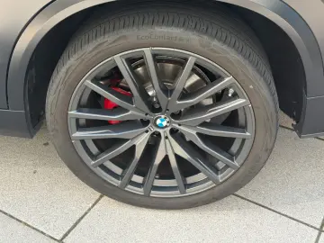 BMW X5 xDrive 30 d M Black VERMILION Edition