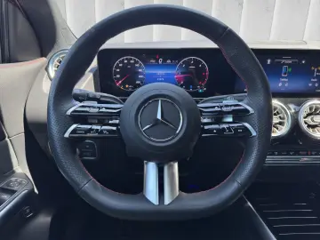 MERCEDES-BENZ GLA 220 d 4M AMG Night Panorama 360  D…