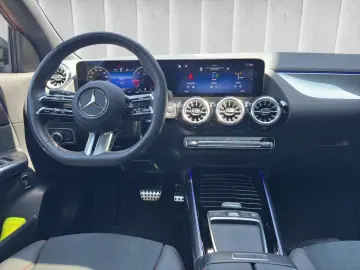 MERCEDES-BENZ GLA 220 d 4M AMG Night Panorama 360  D…