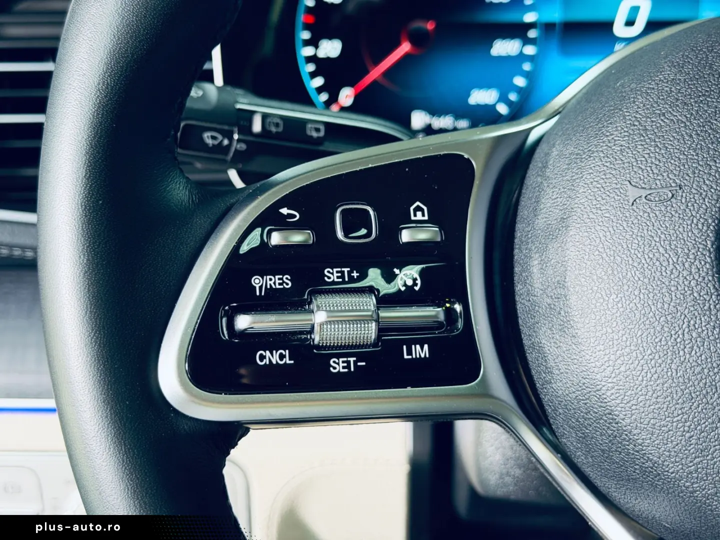 MERCEDES-BENZ GLE 350 de 4M DESIGNO GARANTIE STHZ HUD VOLL