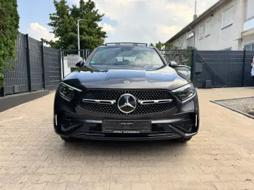 MERCEDES-BENZ GLC 400 e 4Matic Coupe AMG LINE PANO 3…