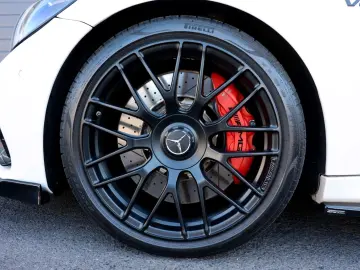 MERCEDES-BENZ C 63s AMG  ACC BURMESTER SHZ PANO APPL…