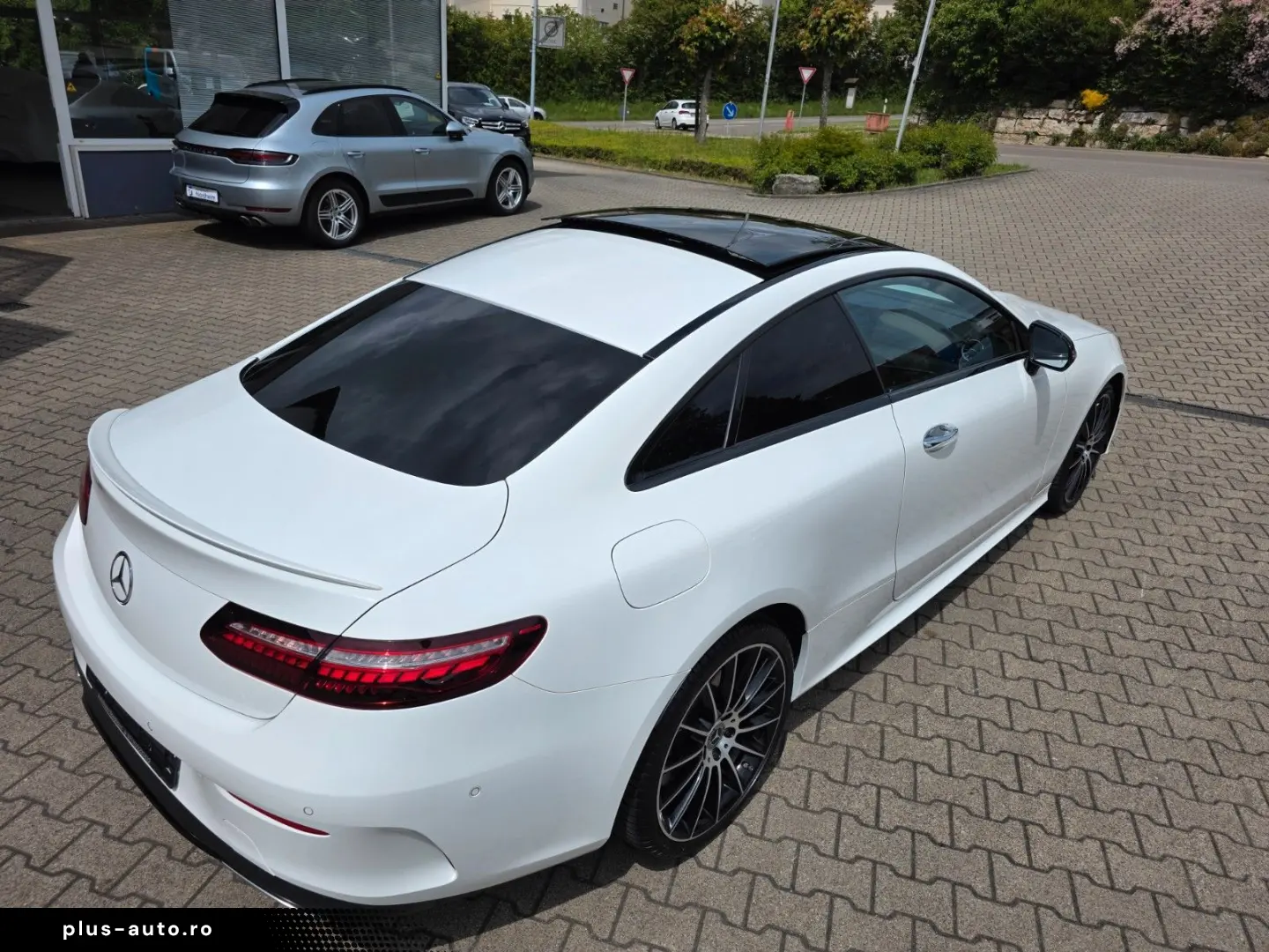 MERCEDES-BENZ E 450 Coupe 4Matic Burmester Panorama AMG-Line