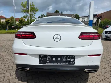 MERCEDES-BENZ E 450 Coupe 4Matic Burmester Panorama AMG-Line