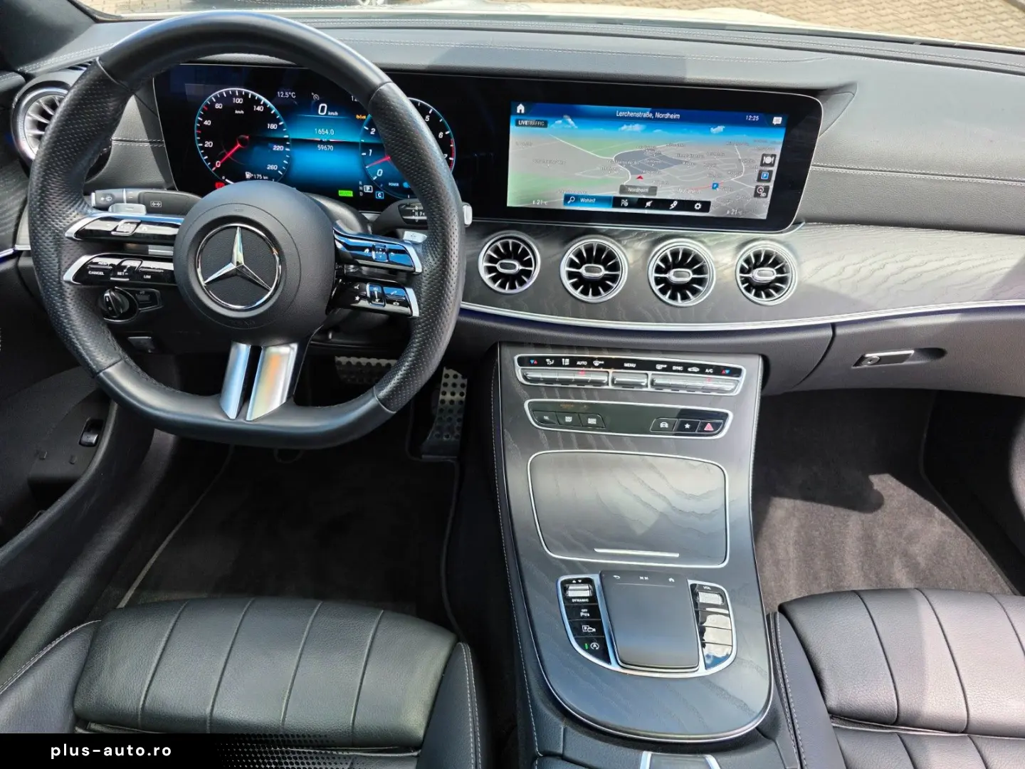 MERCEDES-BENZ E 450 Coupe 4Matic Burmester Panorama AMG-Line