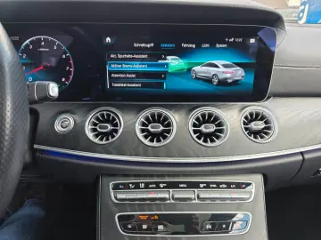 MERCEDES-BENZ E 450 Coupe 4Matic Burmester Panorama AMG-Line