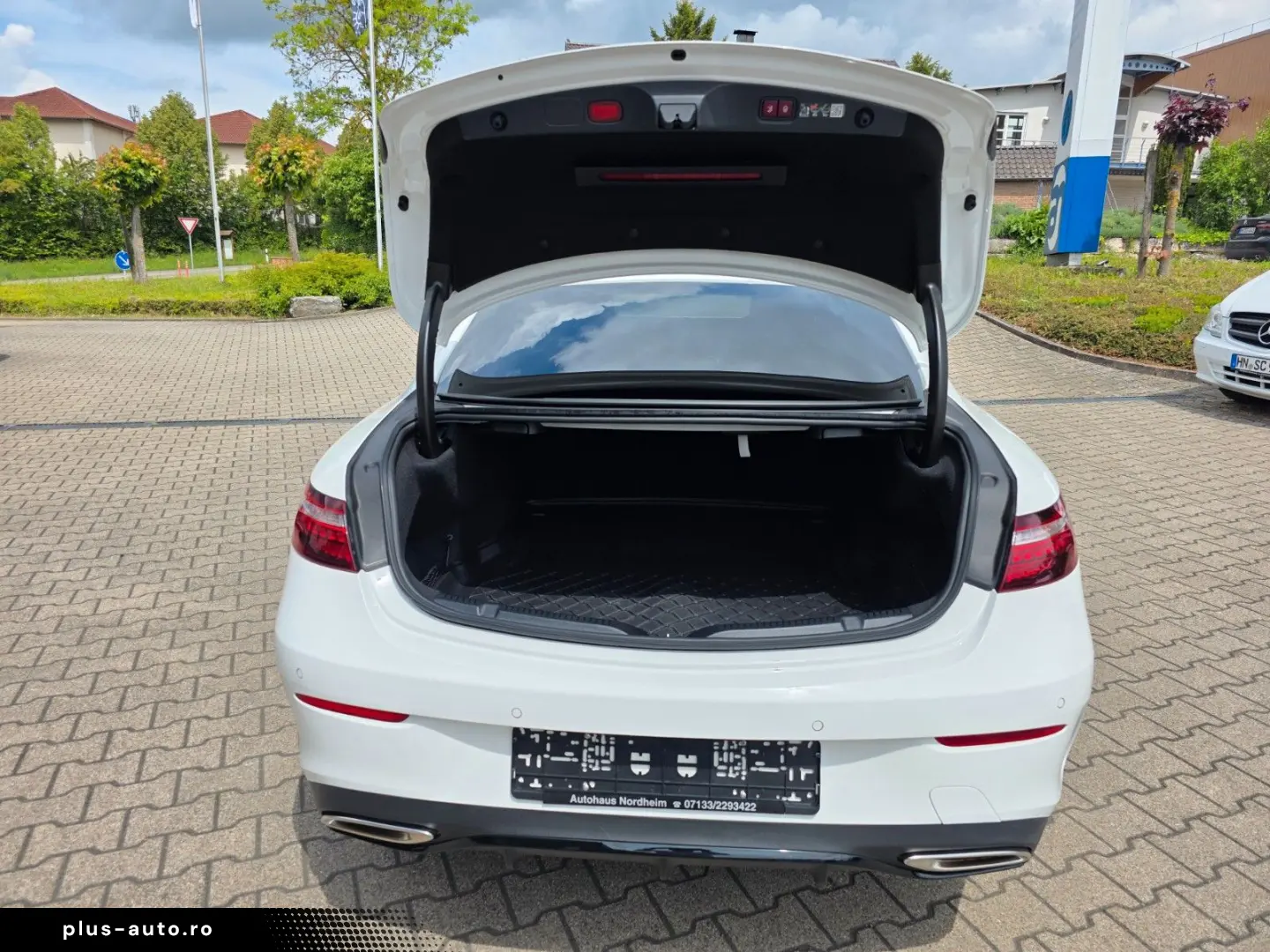 MERCEDES-BENZ E 450 Coupe 4Matic Burmester Panorama AMG-Line