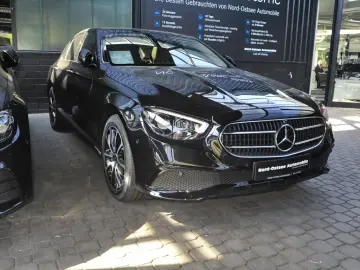 MERCEDES-BENZ E 450 4M AVANTGARDE 360 ACC PDC MULTIBEAM PANO