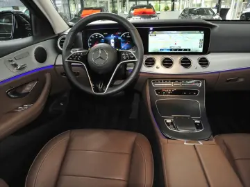 MERCEDES-BENZ E 450 4M AVANTGARDE 360 ACC PDC MULTIBEAM PANO