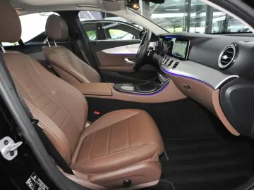 MERCEDES-BENZ E 450 4M AVANTGARDE 360 ACC PDC MULTIBEAM PANO