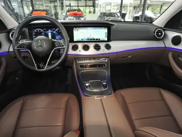 MERCEDES-BENZ E 450 4M AVANTGARDE 360 ACC PDC MULTIBEAM PANO