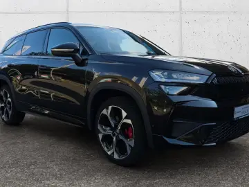 SKODA Kodiaq 2.0 TSI RS 4x4 HUD AHK 360  7-SEATS PANO