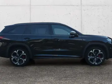 SKODA Kodiaq 2.0 TSI RS 4x4 HUD AHK 360  7-SEATS PANO