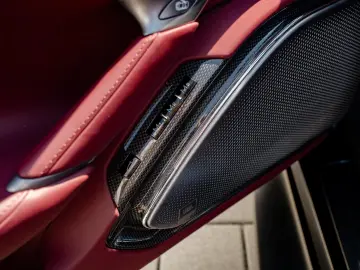 Ferrari Roma Spider   Atelier   LED   JBL   PassDisplay