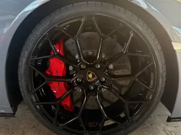 LAMBORGHINI Huracán EVO RWD Spyder