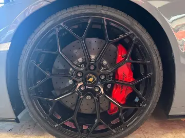LAMBORGHINI Huracán EVO RWD Spyder